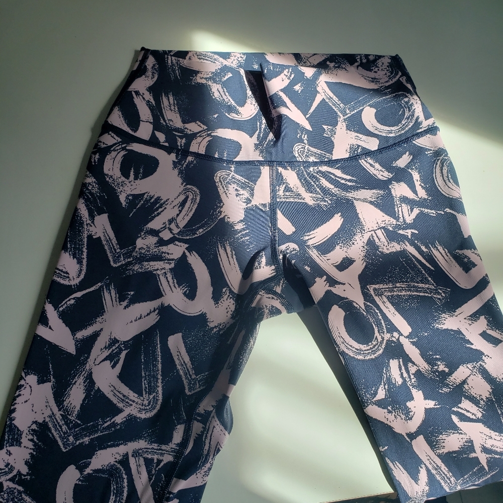 Wonder Unders 7/8 Length. Practically New.